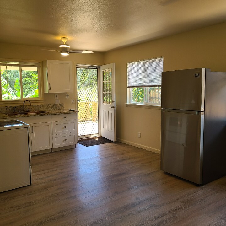 37 Kuhinia St in Wailuku, HI - Building Photo