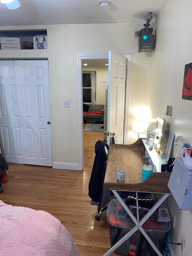 81 Joy St, Unit 17 in Boston, MA - Building Photo - Building Photo