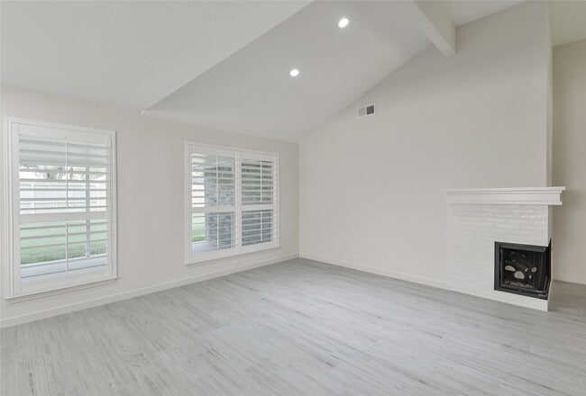 property at 2610 Sherwood Hollow Ln