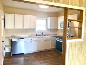 703 W Ollie St in Llano, TX - Building Photo - Building Photo