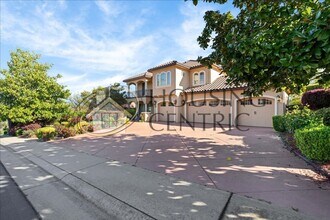 676 Glen-Mady Way in Folsom, CA - Building Photo - Building Photo