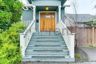 3332 35th Ave S in Seattle, WA - Building Photo - Building Photo