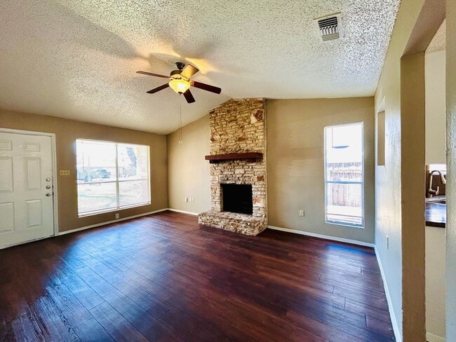 1502 No Mor Cove in Austin, TX - Foto de edificio - Building Photo