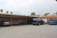 741 N Eucalyptus Ave in Inglewood, CA - Foto de edificio - Building Photo