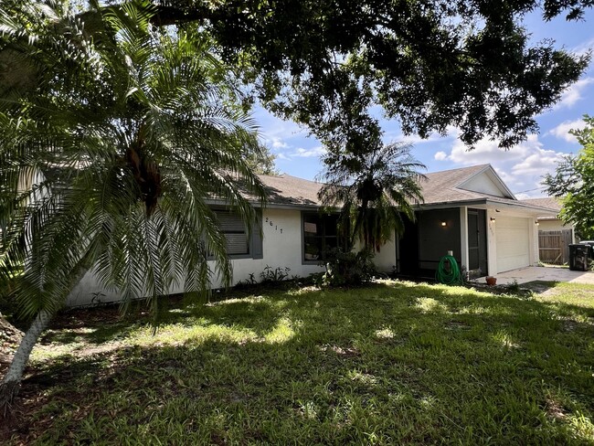 2617 SW Chestnut Ln in Port St. Lucie, FL - Building Photo - Building Photo