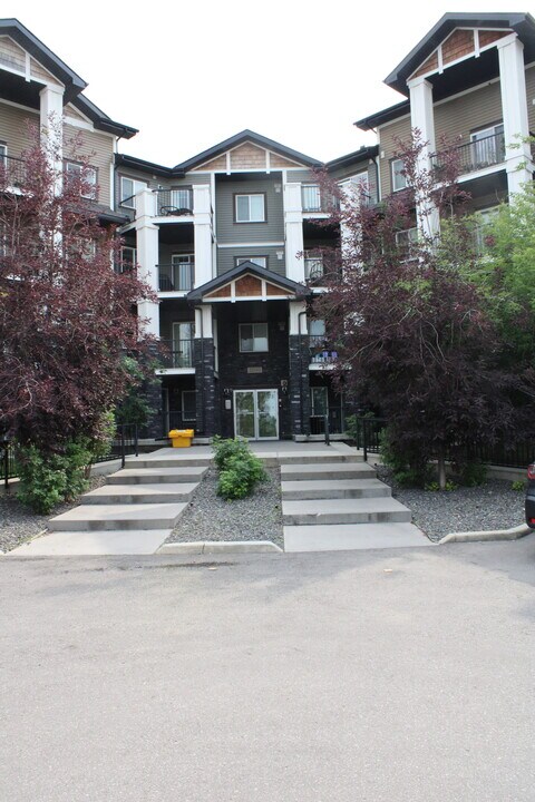 175 Panatella Hill NW in Calgary, AB - Building Photo