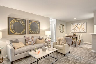 Hunters Chase Apartments in Midlothian, VA - Foto de edificio - Building Photo
