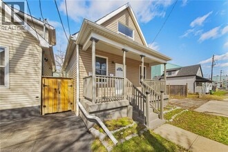 109 Gertrude St in Hamilton, ON - Building Photo - Building Photo