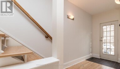 56 Queen Victoria St in Ottawa, ON - Building Photo - Building Photo