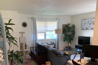 5102 Bell St, Unit 4 in Houston, TX - Foto de edificio - Building Photo