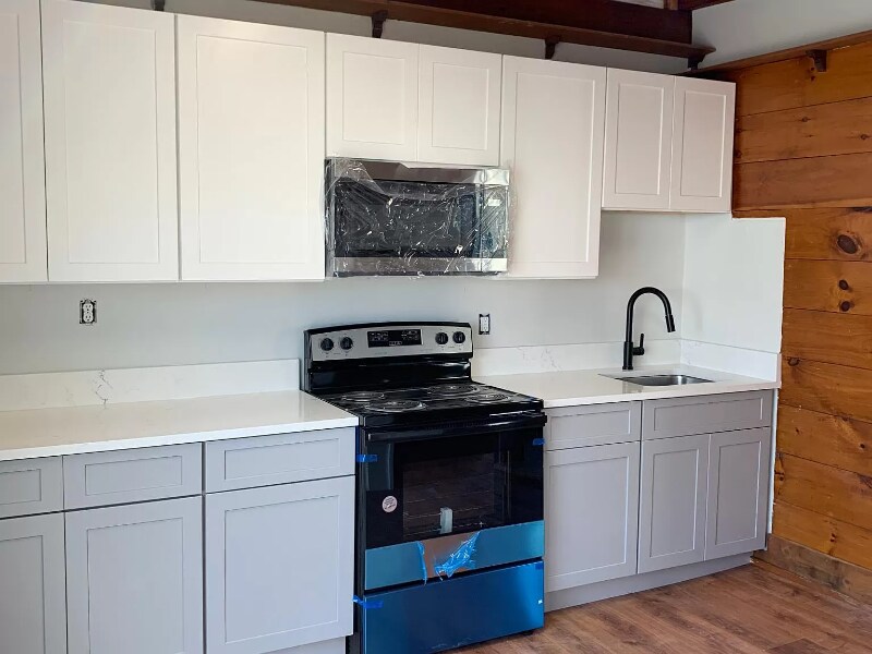 124 Johnson St in Lynn, MA - Building Photo