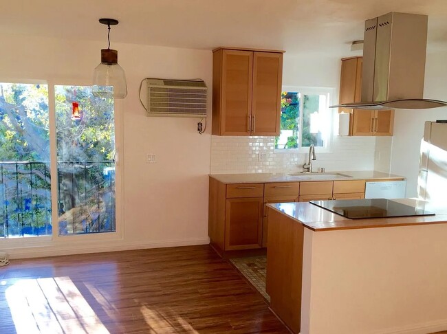 property at 964 Larrabee St