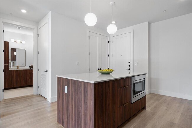 1701 Simond Ave in Austin, TX - Building Photo - Building Photo
