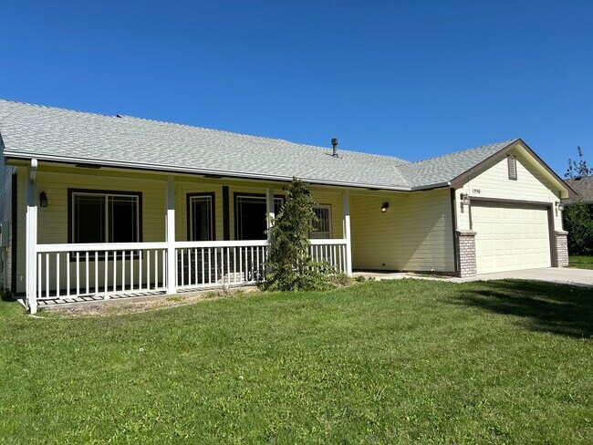 1956 E Birchwood Dr in Eagle, ID - Foto de edificio - Building Photo