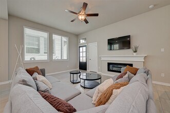 559 Longleaf Pine Dr in Montgomery, TX - Building Photo - Building Photo