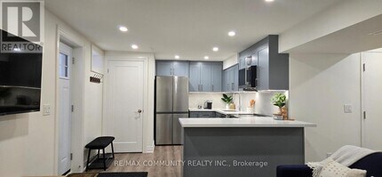 77 Windrush Trail in Toronto, ON - Building Photo - Building Photo