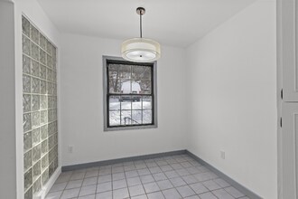 546 Carriage Cir in Pittsburgh, PA - Building Photo - Building Photo