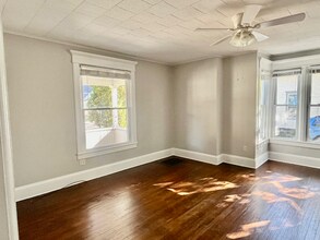 122 N 4th St in Delavan, WI - Foto de edificio - Building Photo