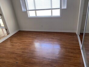 2108 Marshallfield Ln, Unit Unit B of triplex in Redondo Beach, CA - Foto de edificio - Building Photo