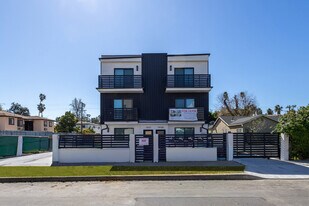14420 Tiara St in Los Angeles, CA - Building Photo