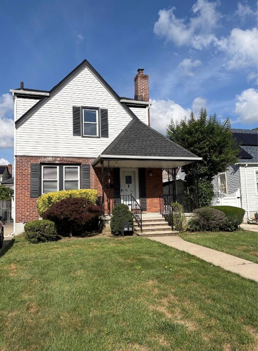 84-36-8252 252nd St in Queens, NY - Building Photo