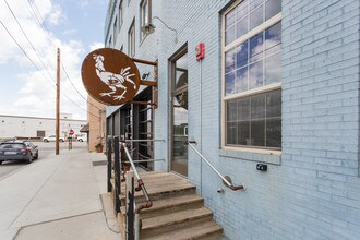 AT Lofts in Minot, ND - Foto de edificio - Building Photo