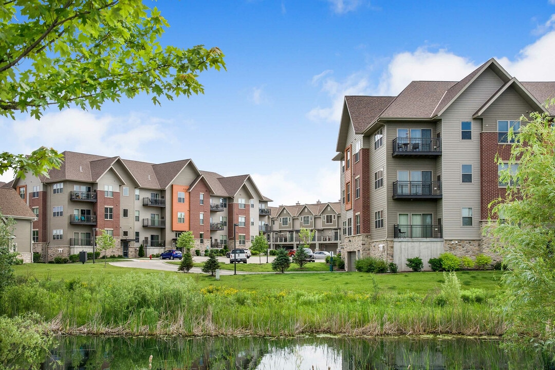 The Woodlands Apartments in Menomonee Falls, WI - Building Photo