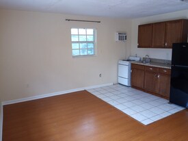 16950 NE 3rd Ct in North Miami Beach, FL - Building Photo