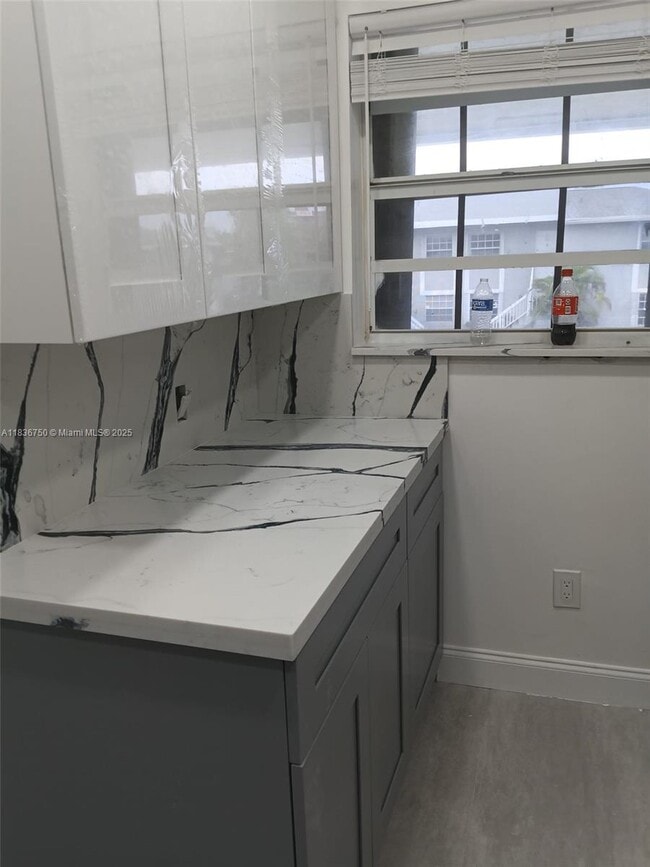434 NE 210th Cir Terrace in Miami, FL - Building Photo - Building Photo