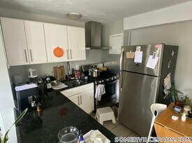 60 Atherton St, Unit 1R in Somerville, MA - Building Photo