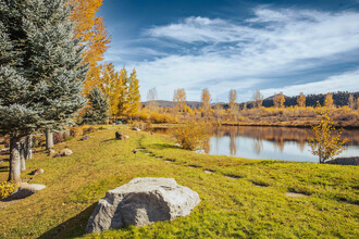 1900-1902 Snowmass Creek Rd in Snowmass, CO - Building Photo - Building Photo