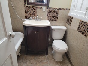 220 W Madison St in Baltimore, MD - Building Photo - Building Photo