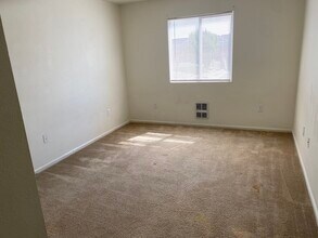 1113 Arnold St, Unit A in Laramie, WY - Building Photo - Building Photo