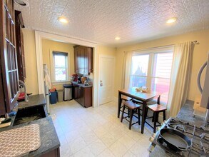 381 Highland Ave, Unit 2 in Somerville, MA - Building Photo - Building Photo