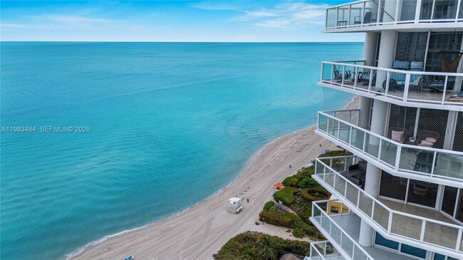 16425 Collins Ave in Sunny Isles Beach, FL - Building Photo - Building Photo