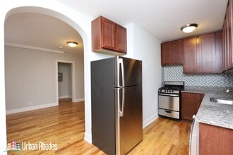 557 W Arlington Pl, Unit A08C in Chicago, IL - Foto de edificio - Building Photo