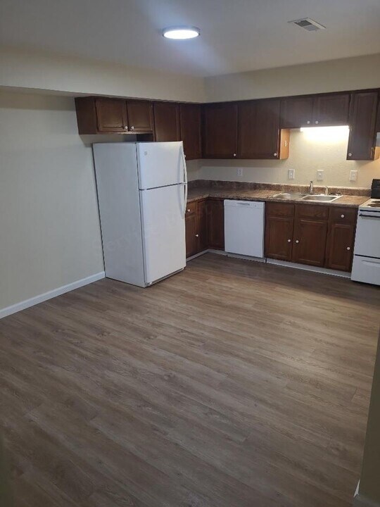 501 W Fannetta St in Dexter, MO - Building Photo