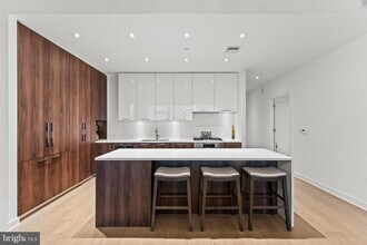 1650 Silver Hill Dr in Tysons, VA - Building Photo - Building Photo