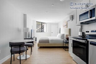 747 Gayley Ave in Los Angeles, CA - Building Photo