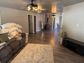 95103 Stock Slough Ln in Coos Bay, OR - Building Photo - Building Photo