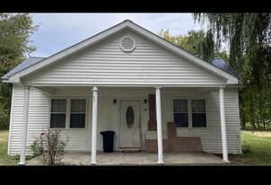 28 1st St in Big Clifty, KY - Building Photo