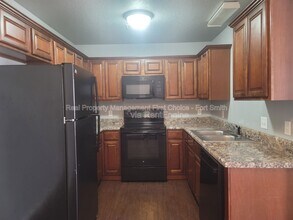 2021 Ingalls Ln in Alma, AR - Foto de edificio - Building Photo