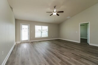 509 Edith Dr in Fruitland Park, FL - Building Photo - Building Photo