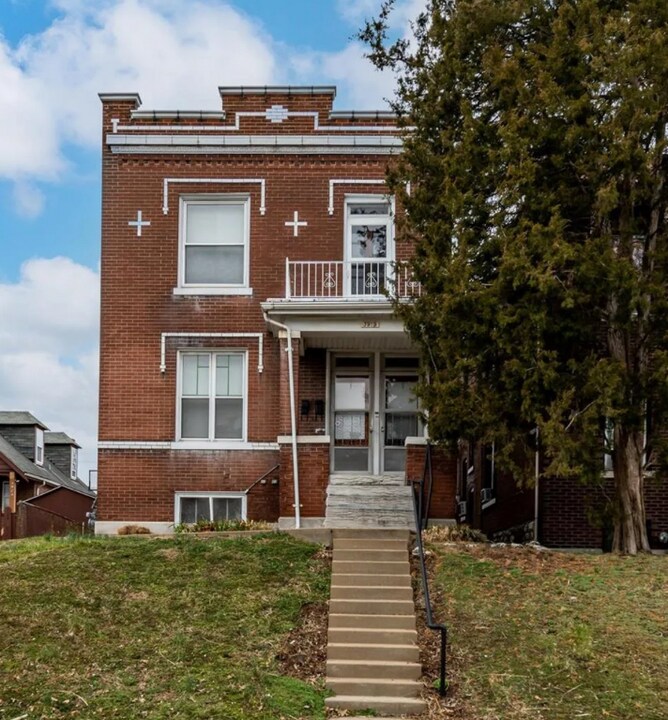 3919 Michigan Ave in St. Louis, MO - Building Photo