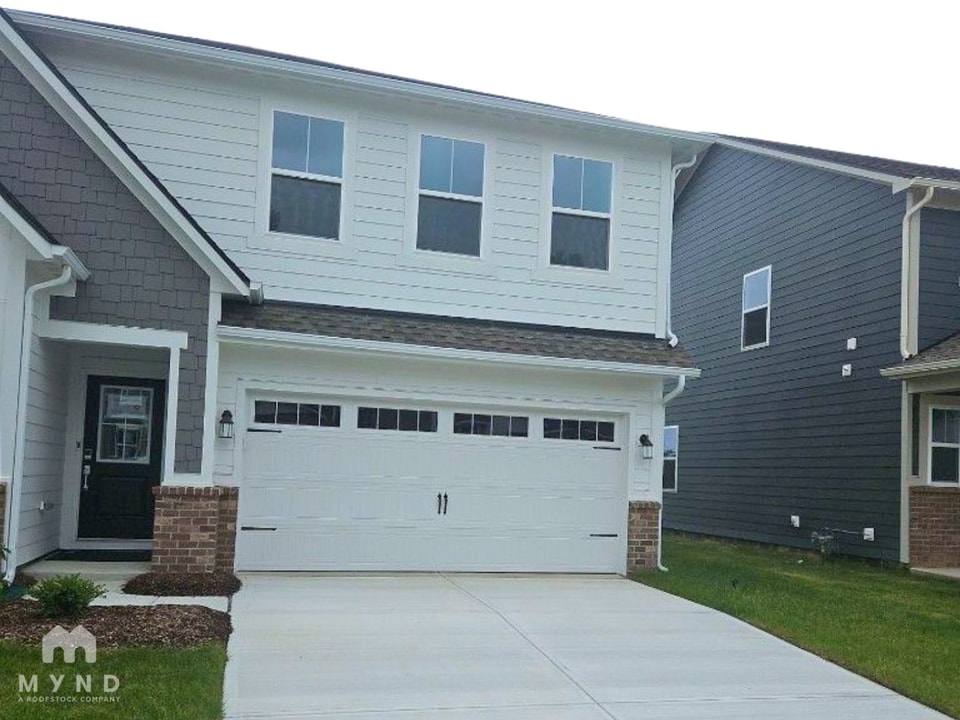 16960 Sandhurst Pl in Westfield, IN - Building Photo