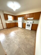 1513 Bel Del Ct in Belpre, OH - Building Photo - Building Photo