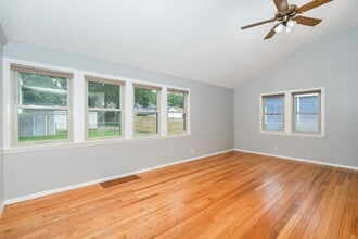 3247 Benjamin St NE in Minneapolis, MN - Building Photo - Building Photo