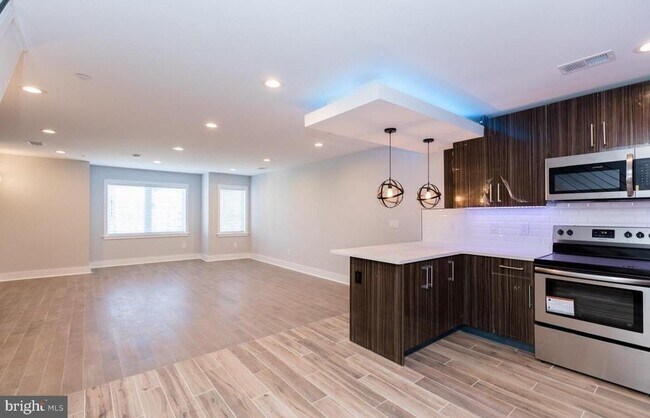 2564 Frankford Ave in Philadelphia, PA - Building Photo - Building Photo