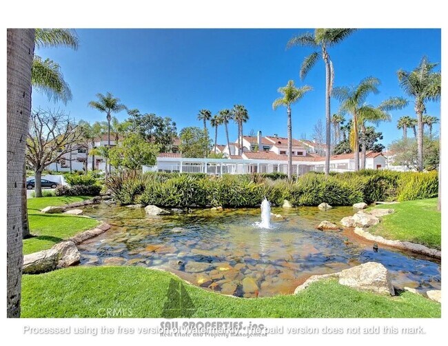 19401 Sunray Ln in Huntington Beach, CA - Building Photo - Building Photo