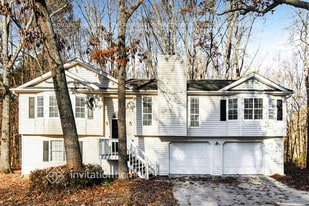 2290 Castle Royale Dr in Lawrenceville, GA - Building Photo